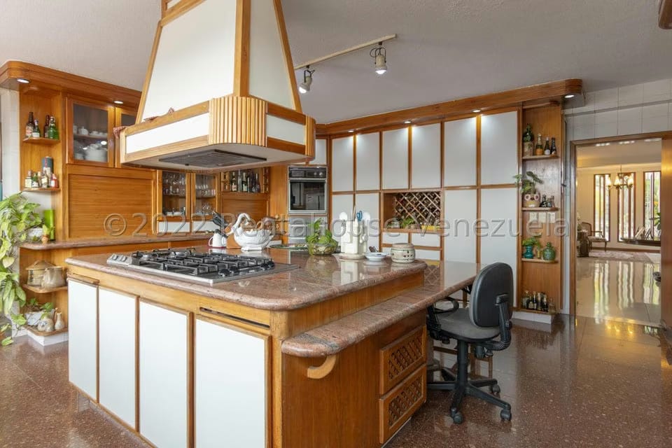 Casa (Multipes Niveles) en Venta en Cumbres de Curumo, Distrito Metropolitano - 45