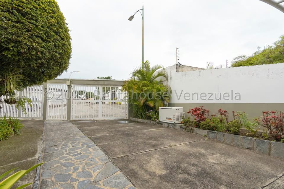 Casa (Multipes Niveles) en Venta en Cumbres de Curumo, Distrito Metropolitano - 6