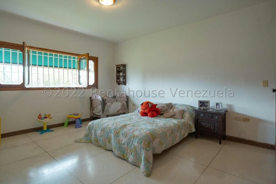 Casa (Multipes Niveles) en Venta en Cumbres de Curumo, Distrito Metropolitano - 51