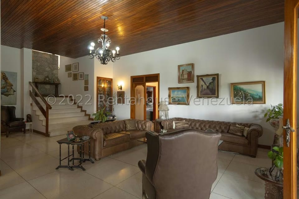 Casa (Multipes Niveles) en Venta en Cumbres de Curumo, Distrito Metropolitano - 57