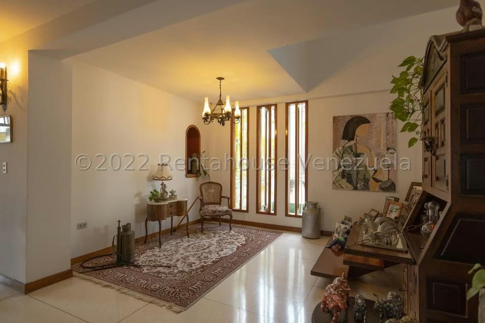 Casa (Multipes Niveles) en Venta en Cumbres de Curumo, Distrito Metropolitano - 60