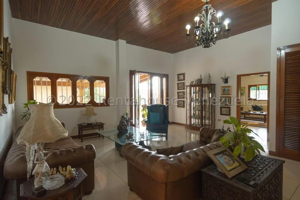 Casa (Multipes Niveles) en Venta en Cumbres de Curumo, Distrito Metropolitano - 62