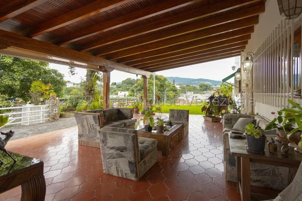Casa (Multipes Niveles) en Venta en Cumbres de Curumo, Distrito Metropolitano - 70