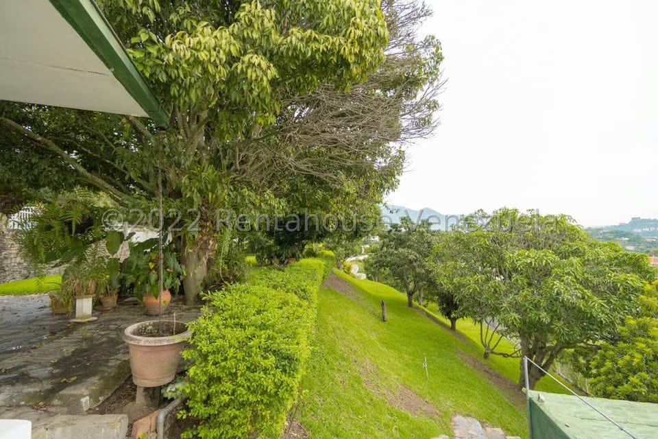 Casa (Multipes Niveles) en Venta en Cumbres de Curumo, Distrito Metropolitano - 8