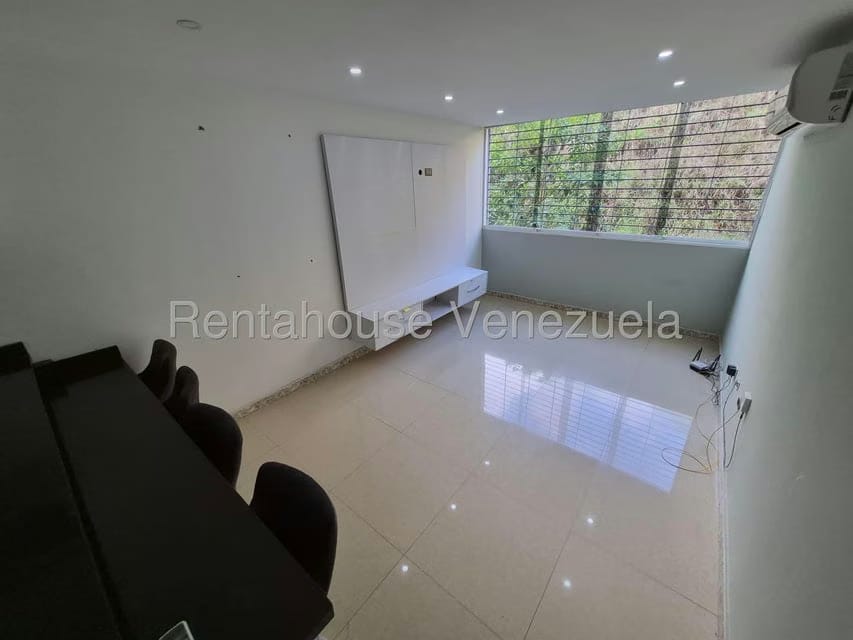 Apartamento (1 Nivel) en Alquiler en Los Naranjos Humboldt, Distrito Metropolitano - 6