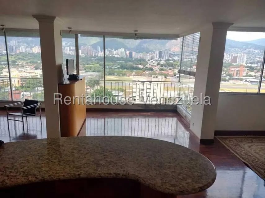 Apartamento (1 Nivel) en Venta en Lomas de Chuao, Distrito Metropolitano - 2