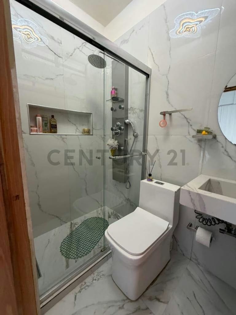 Casa En Vista Alegre 10ha/8ba/4pe 738mts2 - 18