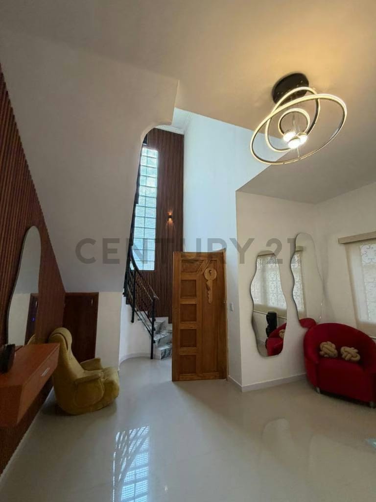 Casa En Vista Alegre 10ha/8ba/4pe 738mts2 - 20