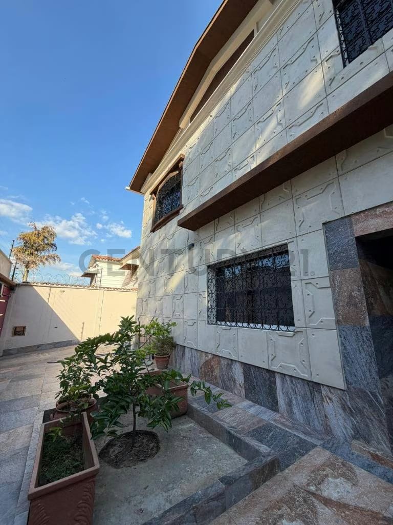 Casa En Vista Alegre 10ha/8ba/4pe 738mts2 - 23