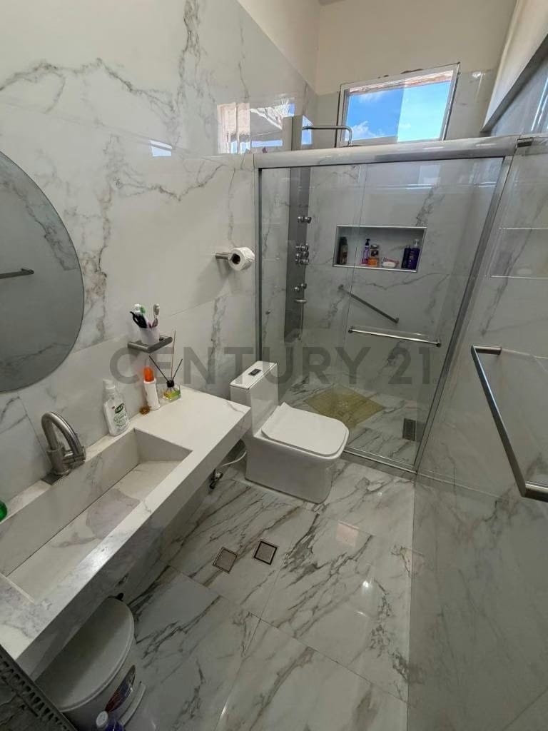 Casa En Vista Alegre 10ha/8ba/4pe 738mts2 - 24