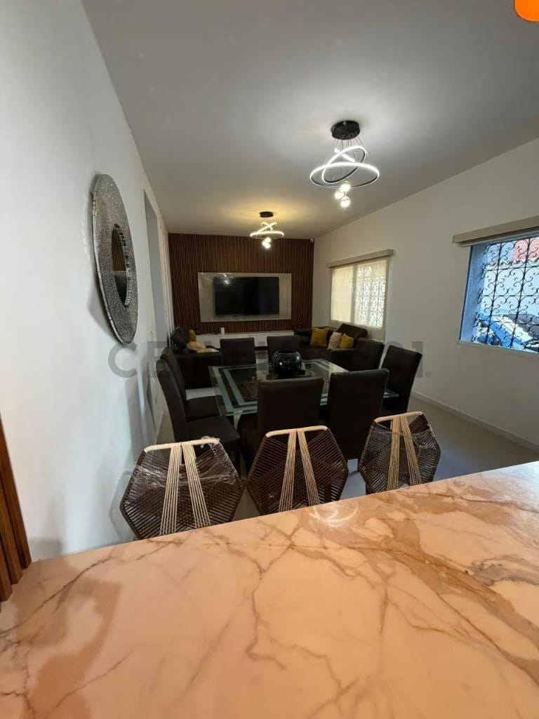 Casa En Vista Alegre 10ha/8ba/4pe 738mts2 - 8