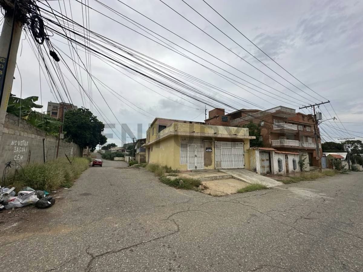 Edificio de Apartamento y Local Comercial en Maracaibo - 3