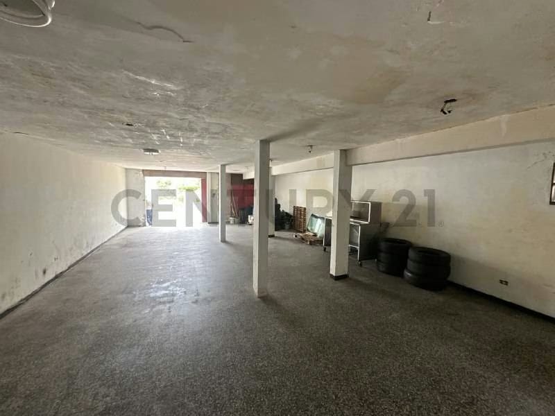 Edificio de Apartamento y Local Comercial en Maracaibo - 4
