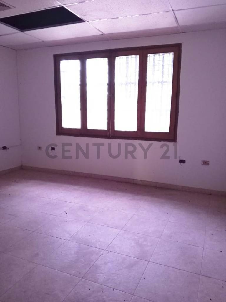 Casa Comercial en la calle 72 con AV Baralt 1.000 mts de terreno casa de 521 mt2 - 3