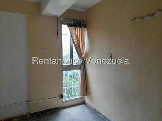 Apartamento (1 Nivel) en Alquiler en Valle Abajo, Distrito Metropolitano - 19