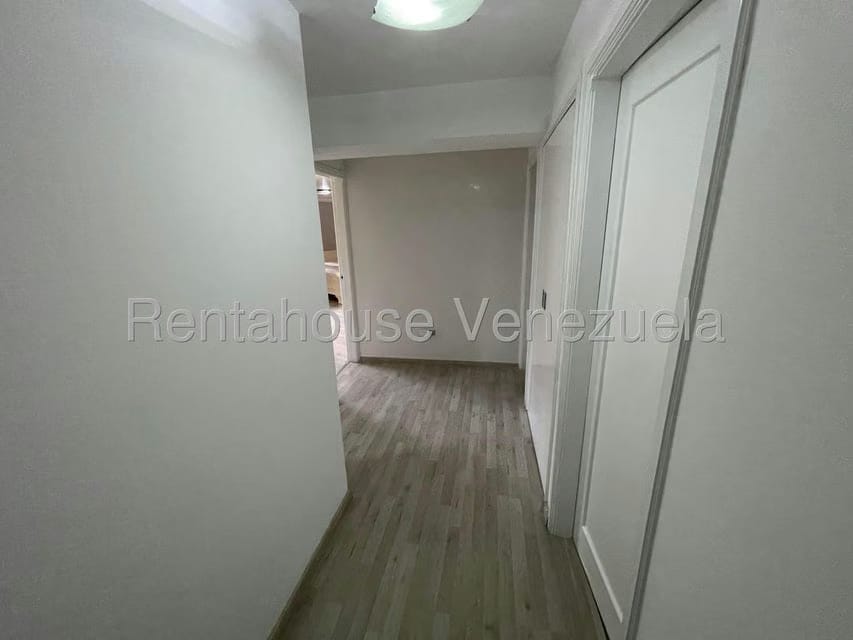 Apartamento (1 Nivel) en Venta en Las Esmeraldas, Distrito Metropolitano - 16