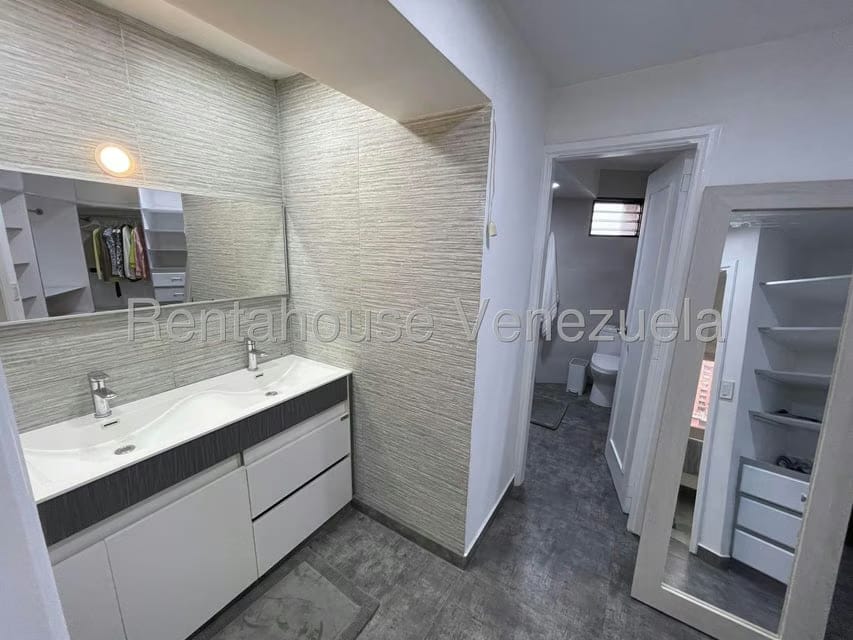 Apartamento (1 Nivel) en Venta en Las Esmeraldas, Distrito Metropolitano - 23