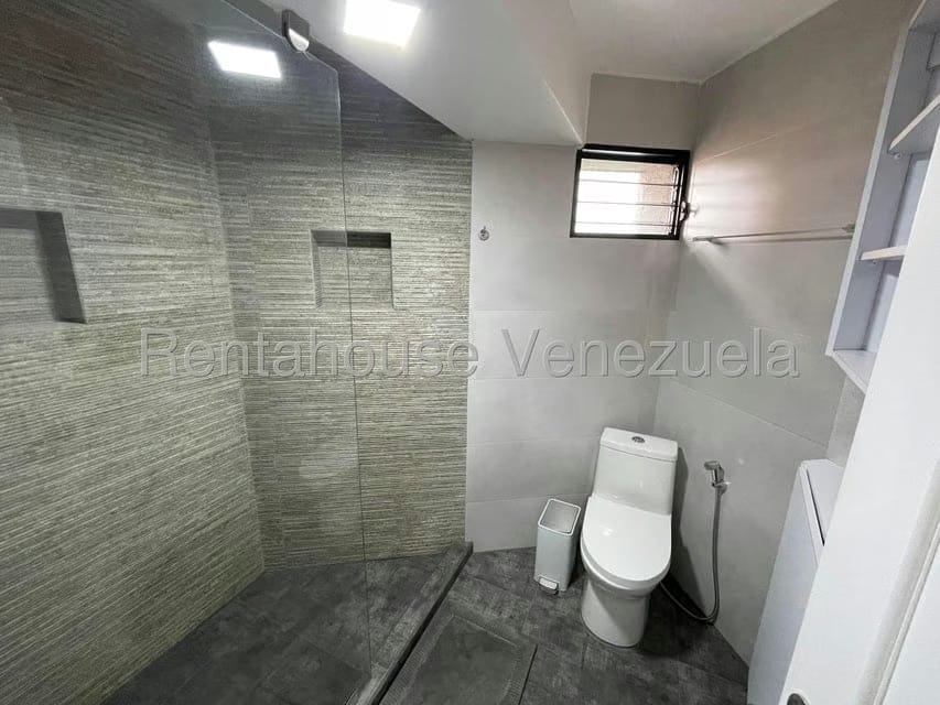Apartamento (1 Nivel) en Venta en Las Esmeraldas, Distrito Metropolitano - 24