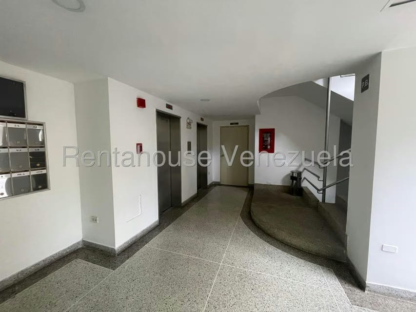 Apartamento (1 Nivel) en Venta en Las Esmeraldas, Distrito Metropolitano - 4