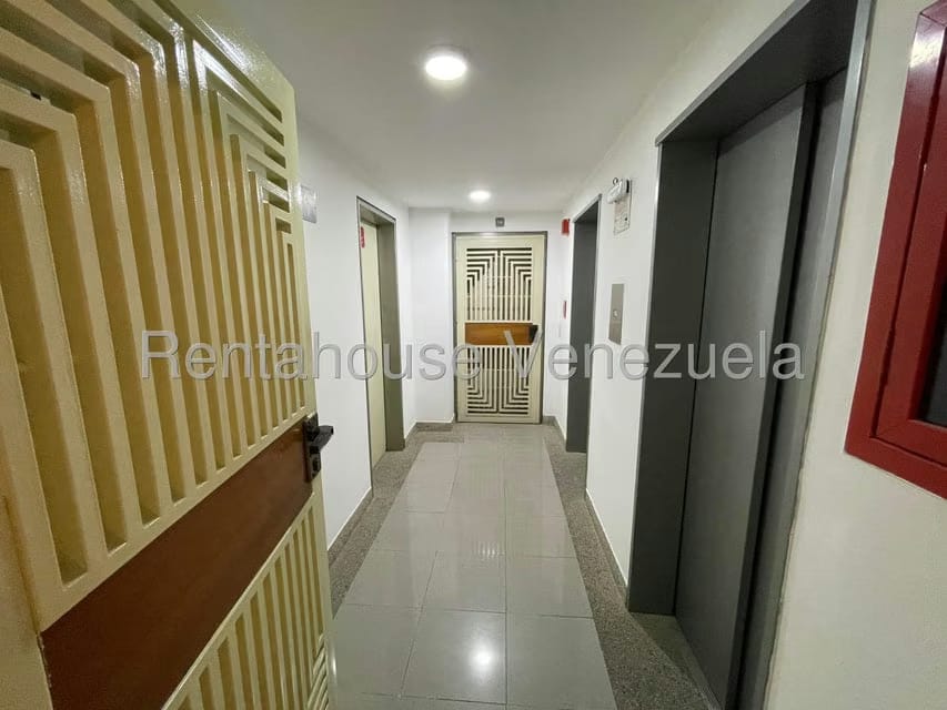 Apartamento (1 Nivel) en Venta en Las Esmeraldas, Distrito Metropolitano - 6