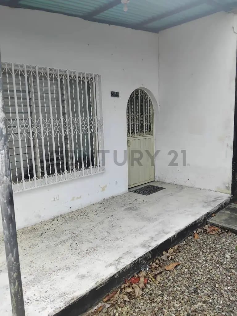 Casa amplia y cómoda en vía principal de San Lorenzo