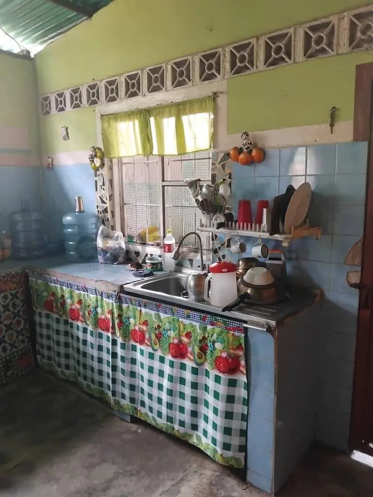 Casa amplia y cómoda en vía principal de San Lorenzo - 3
