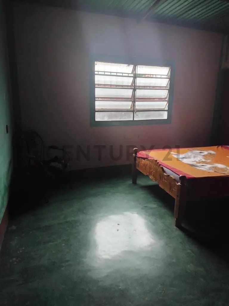 Casa amplia y cómoda en vía principal de San Lorenzo - 9