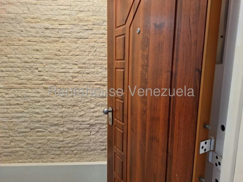 Apartamento (1 Nivel) en Alquiler en Colinas de La Tahona, Distrito Metropolitano - 15
