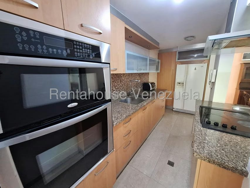 Apartamento (1 Nivel) en Alquiler en Colinas de La Tahona, Distrito Metropolitano - 3