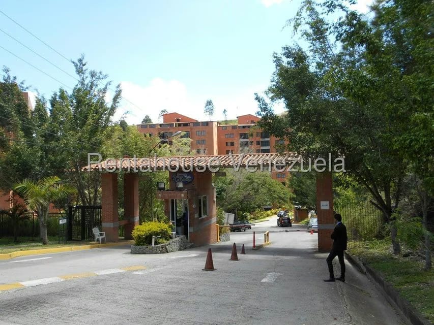 Apartamento (1 Nivel) en Alquiler en Colinas de La Tahona, Distrito Metropolitano - 23