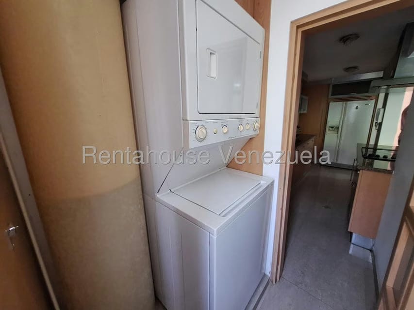 Apartamento (1 Nivel) en Alquiler en Colinas de La Tahona, Distrito Metropolitano - 4