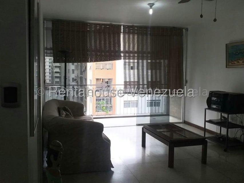Apartamento (1 Nivel) en Alquiler en Los Palos Grandes, Distrito Metropolitano - 7