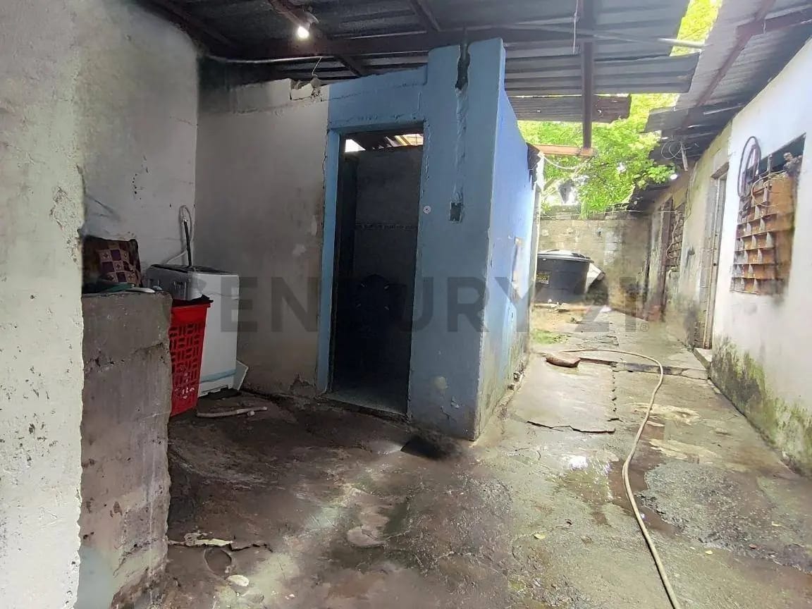 En venta Casa con Dos Locales Comerciales - 8