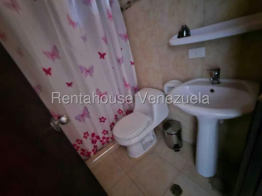 Casa (1 Nivel) en Alquiler en Centro, Falcon - 13
