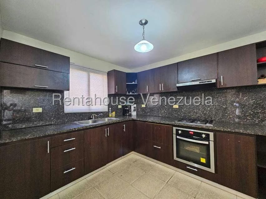 Casa (1 Nivel) en Alquiler en Centro, Falcon - 23