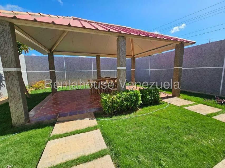 Casa (1 Nivel) en Alquiler en Centro, Falcon - 4