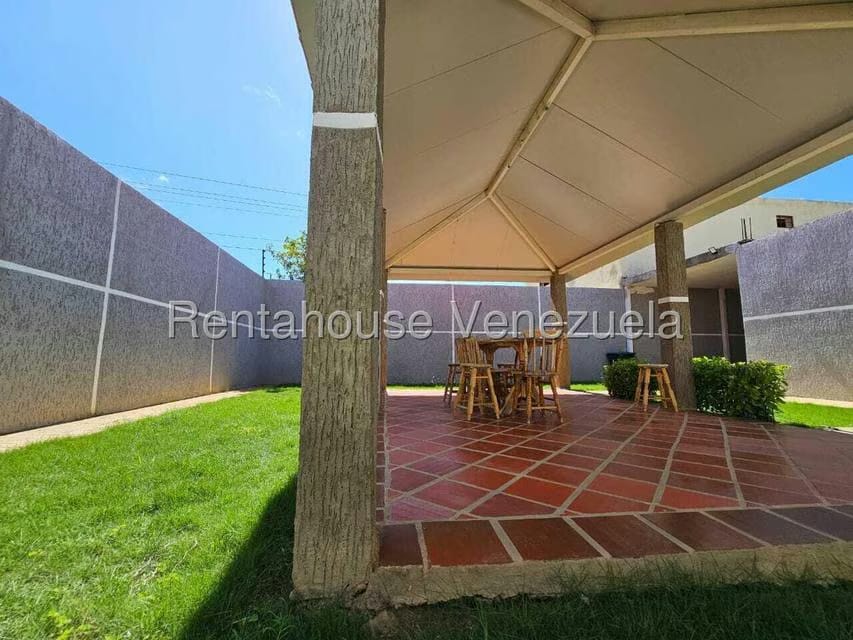 Casa (1 Nivel) en Alquiler en Centro, Falcon - 8