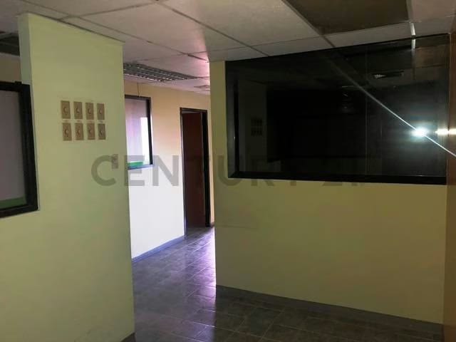 Local De 304.07 En Alquiler En El Cc El Refugio. - 8