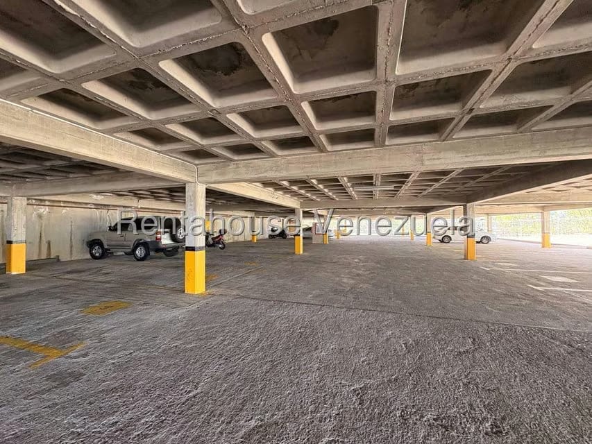 Apartamento (1 Nivel) en Alquiler en Colinas de La Tahona, Distrito Metropolitano - 29