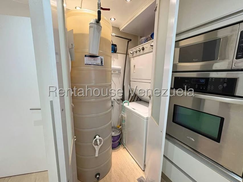 Apartamento (1 Nivel) en Alquiler en Colinas de La Tahona, Distrito Metropolitano - 8