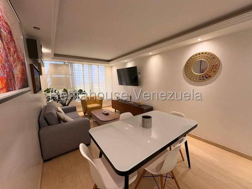 Apartamento (1 Nivel) en Alquiler en Colinas de La Tahona, Distrito Metropolitano - 10
