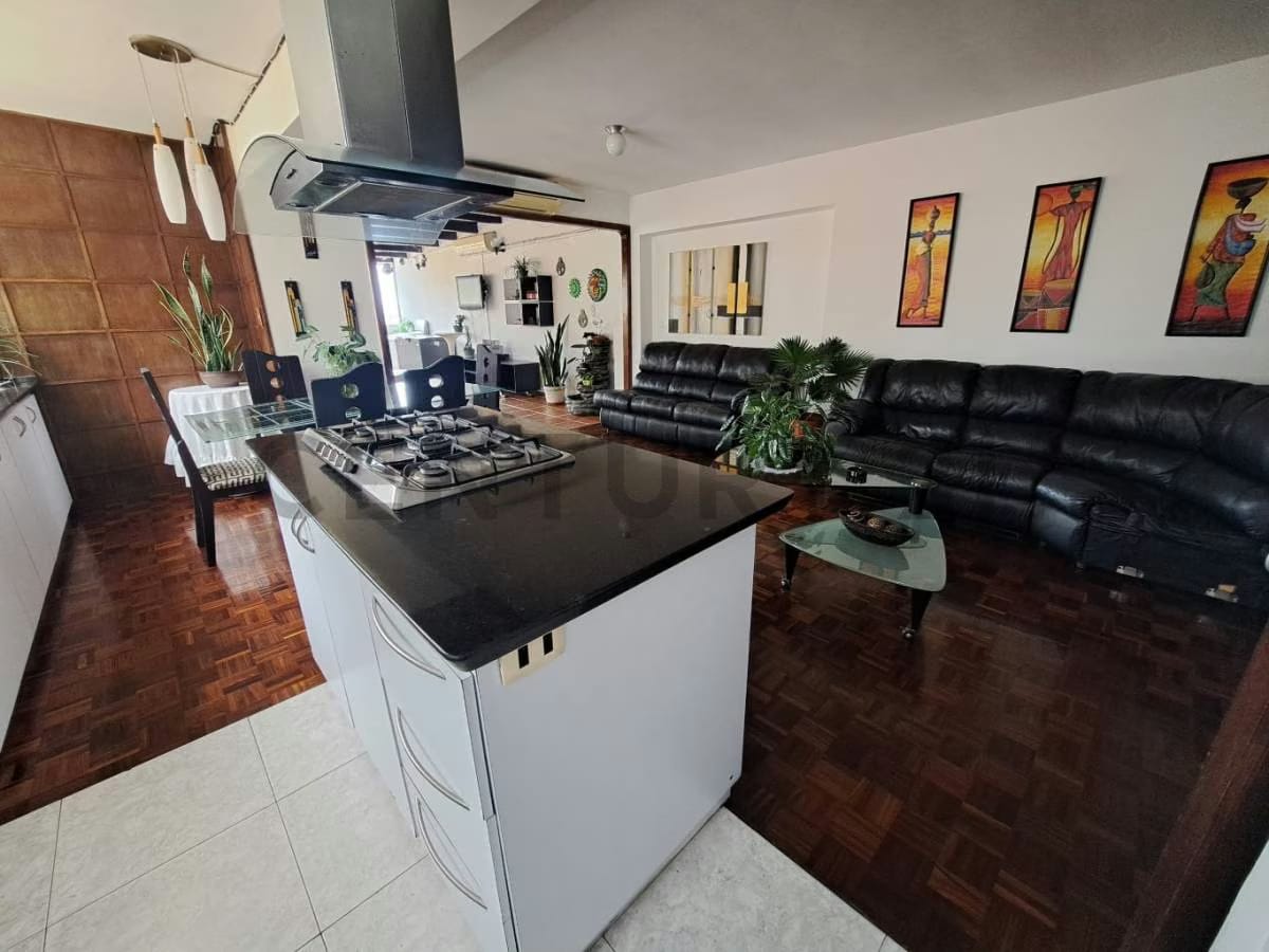 Sub Penthouse 215 m² con imponente vista al Ávila en Colinas de Los Caobos - 2