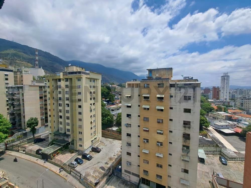 Sub Penthouse 215 m² con imponente vista al Ávila en Colinas de Los Caobos - 26