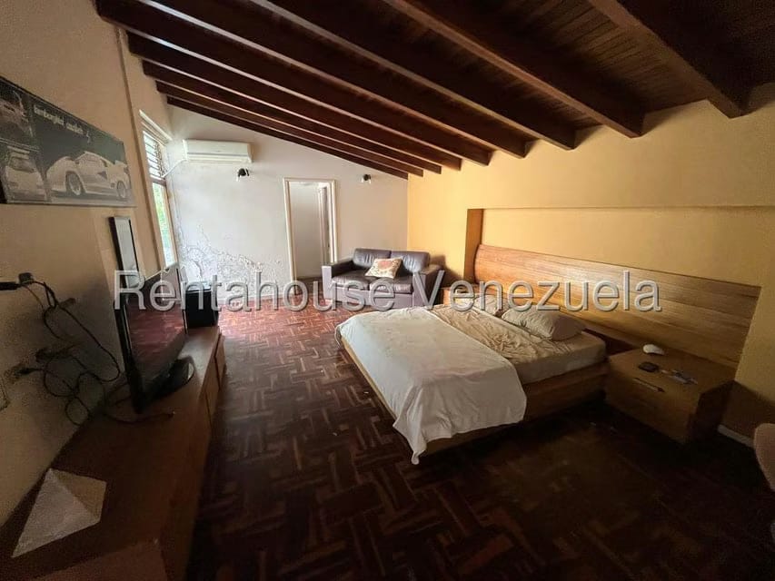 Casa (Multipes Niveles) en Venta en Prados del Este, Distrito Metropolitano - 10
