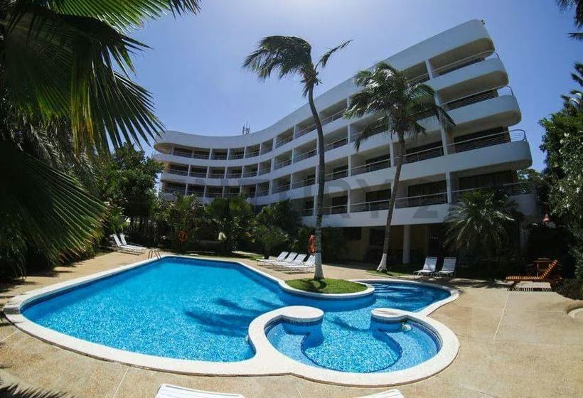 En venta Hotel California en playa El Yaque Isla de Margarita - 4