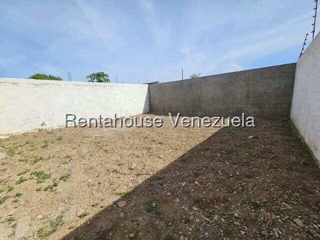 Casa (1 Nivel) en Alquiler en Centro, Falcon - 3