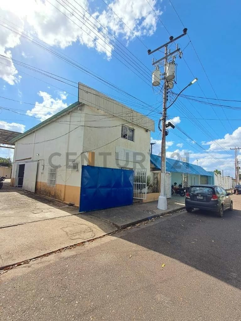 galpón con oficinas en venta en la ciudad de Anaco - 3