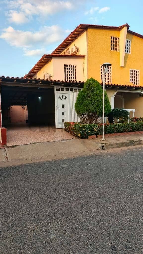 TH en Oportunidad de precio en El Tiamo Contry Club, Pto. Ordaz