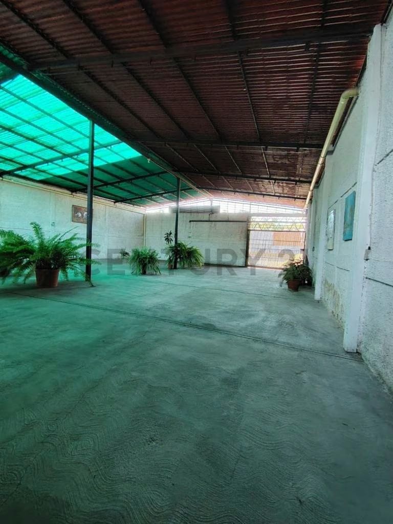 Casa-Quinta de 420 m² con Galpón y Pozo Propio - 2