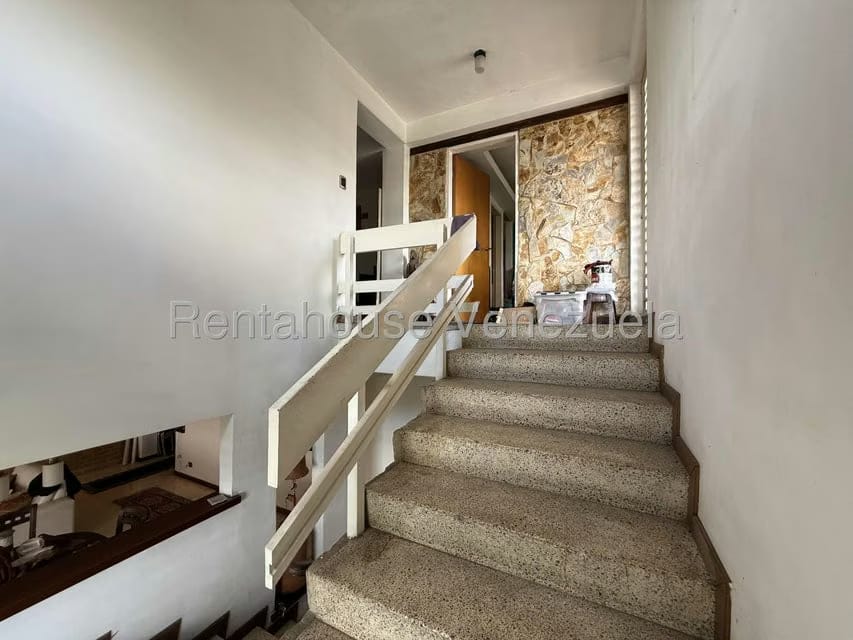 Apartamento (Duplex) en Venta en La Florida, Distrito Metropolitano - 17